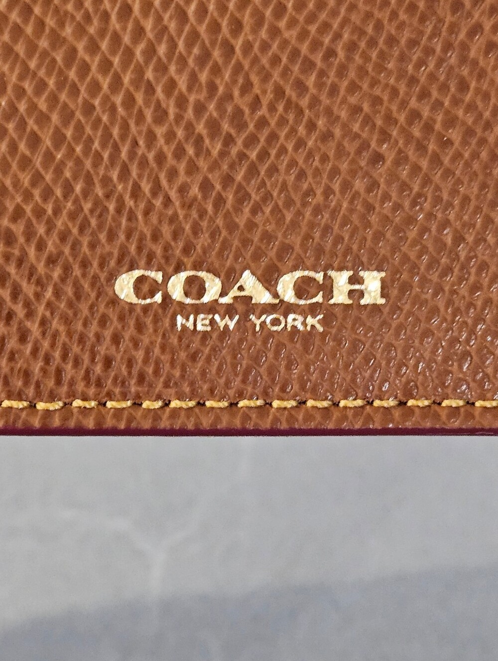 Coach New York Zip Pouch Brown Crossgrain Leather - Picture 2 of 7